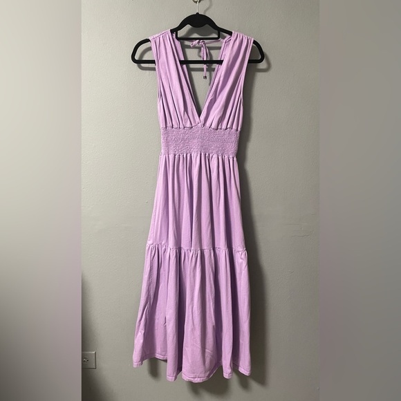 Colcci lilac v-neck smocked waist adjustable midi dress. Size Small - Picture 4 of 12